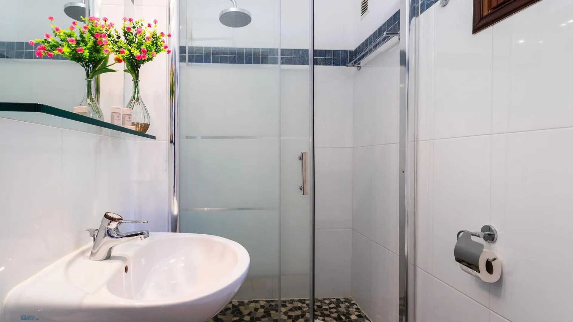 La Soleillade Vi4451 By Riviera Holiday Homes Eze Villa