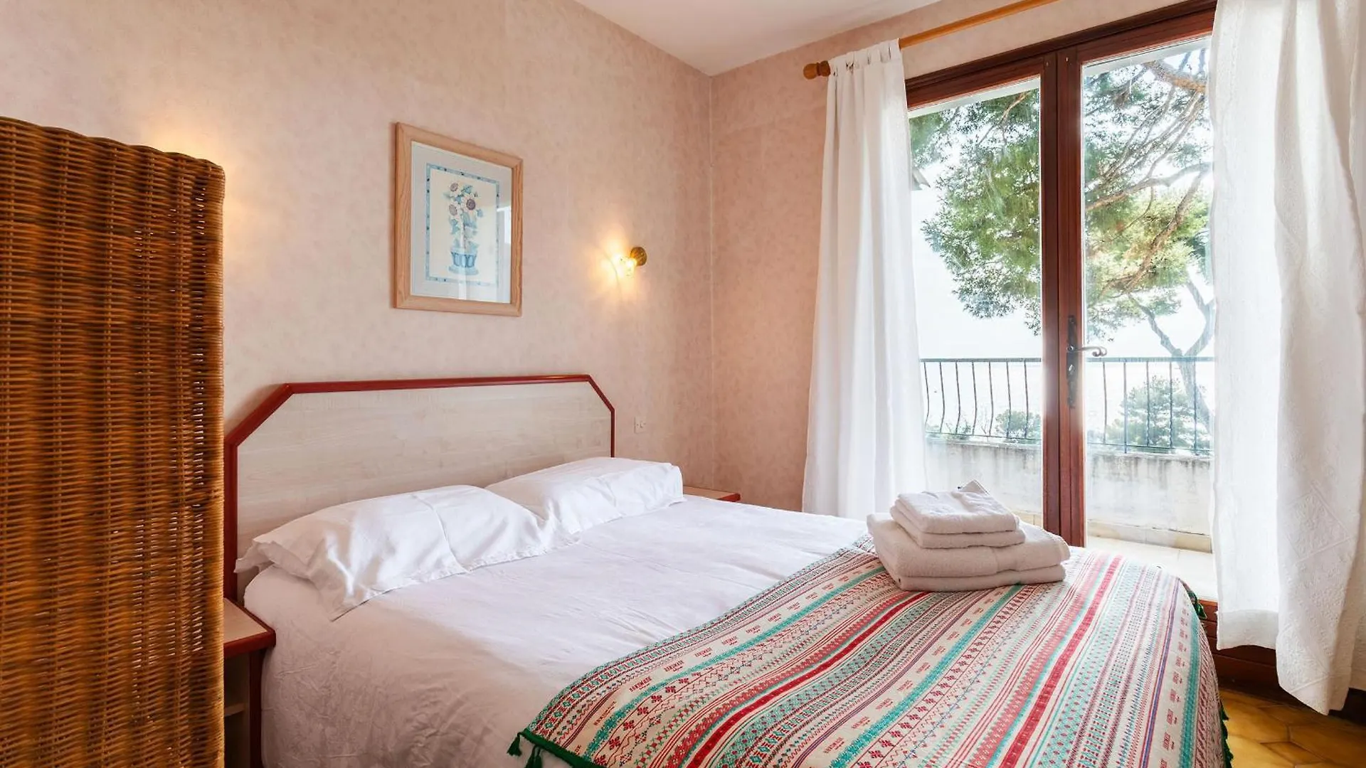 La Soleillade Vi4451 By Riviera Holiday Homes Eze Villa